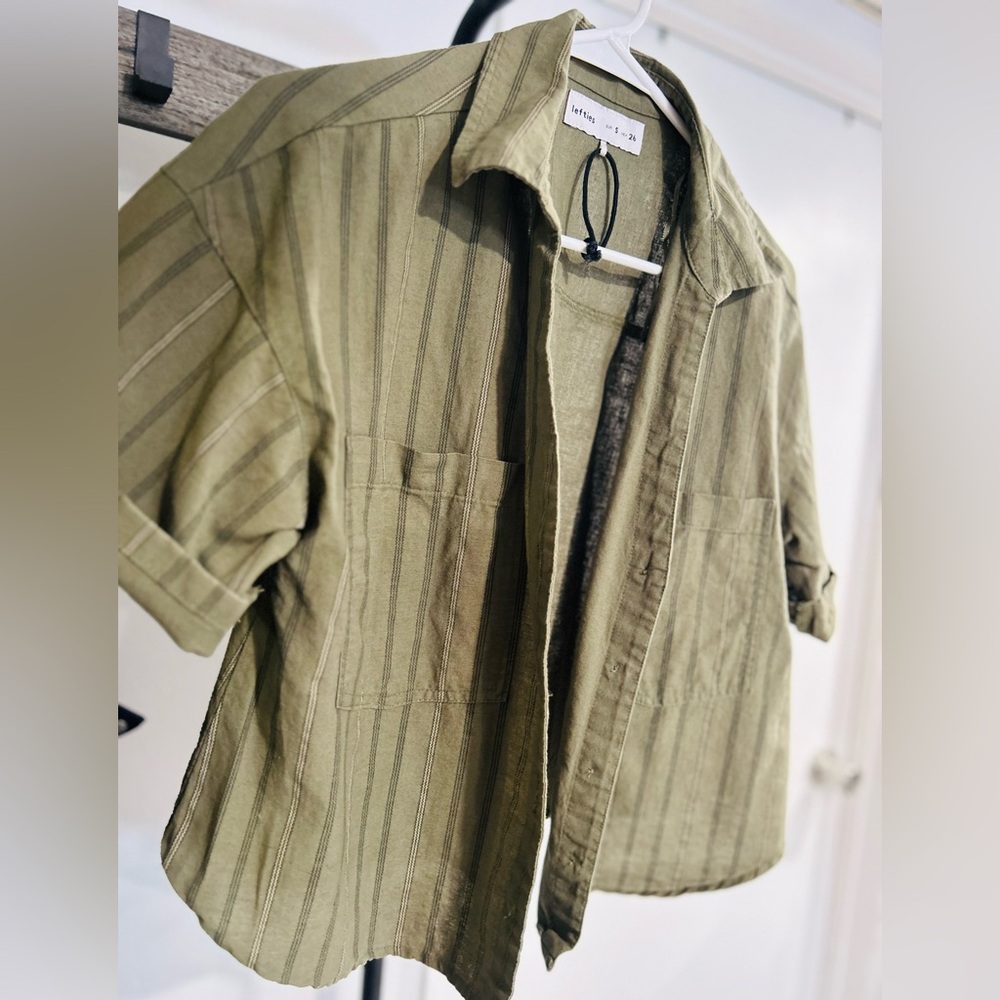 🚨PART OF 4 for 15🚨 just add 4 to bundle Women European shirt button up Lefties